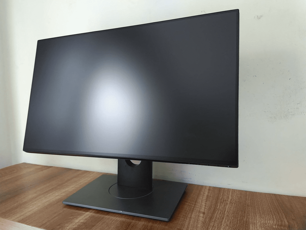 11 Tips for Buying Used Computer Monitors Picture 1