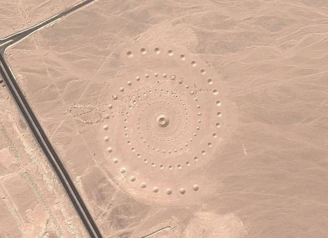 15 mysterious and strange places appearing on Google Earth surprise people Picture 13
