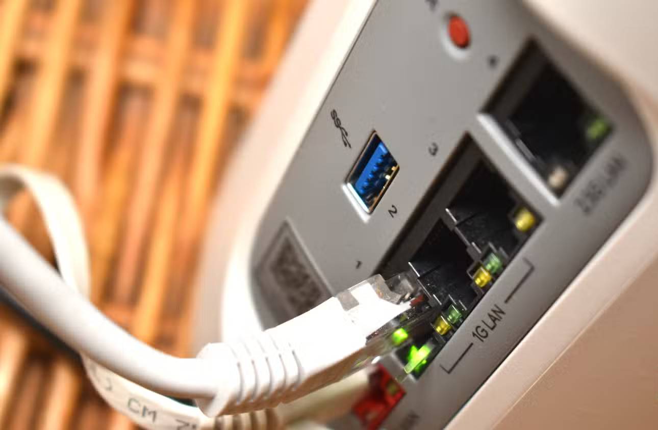 3 reasons why you shouldn't use your router's USB port to back up data. Picture 1
