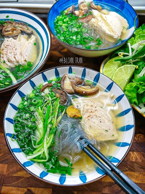 Picture 18 of 34 breakfast menus to help women answer the question 'what to eat for breakfast today'.