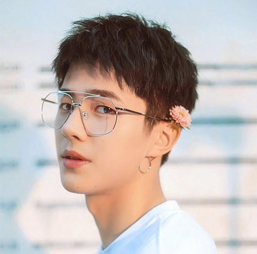 Picture 3 of 39 of the hottest and most stylish men's hairstyles for summer 2026.