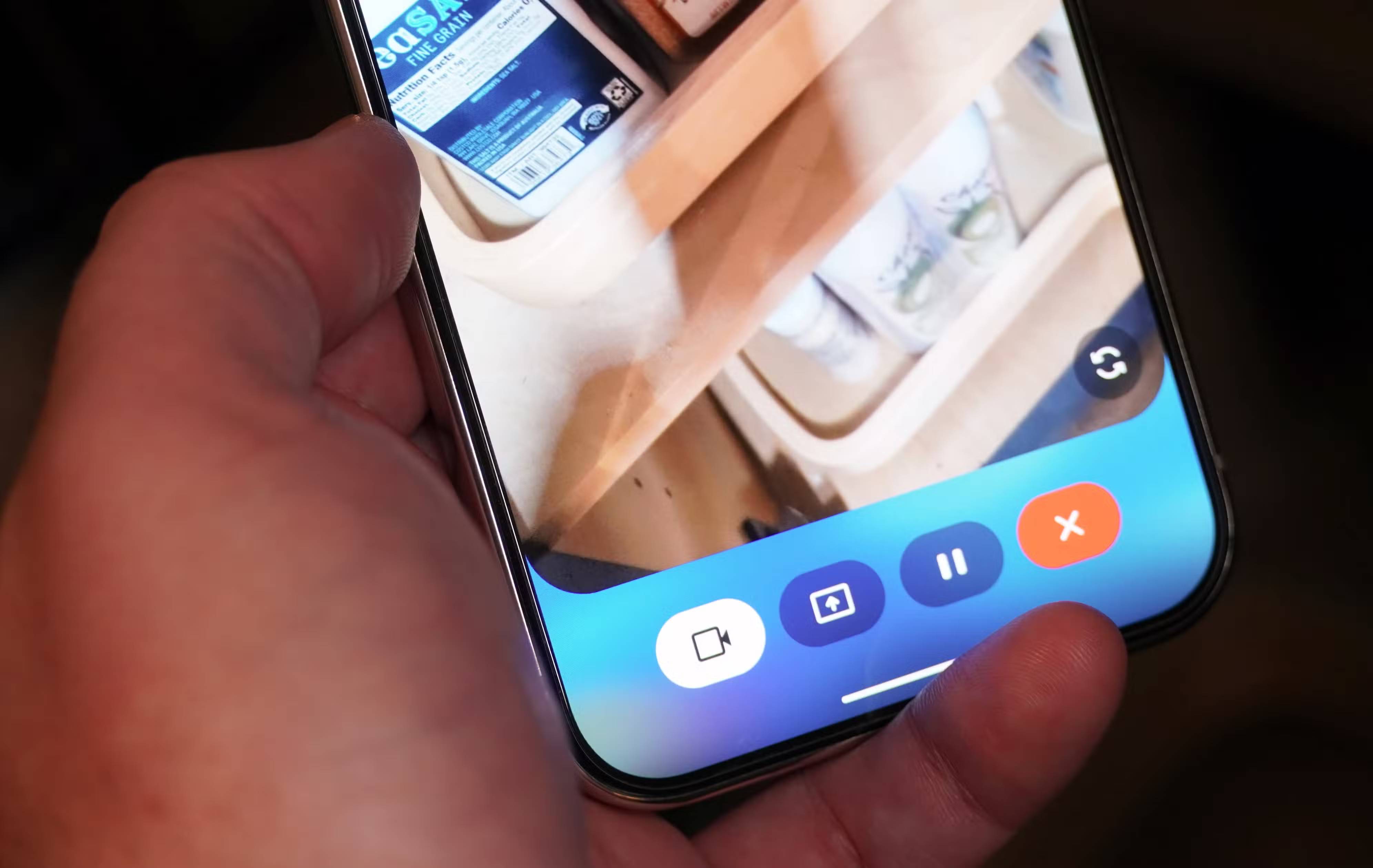 4 practical ways to use Gemini's Camera mode around the house. Picture 3
