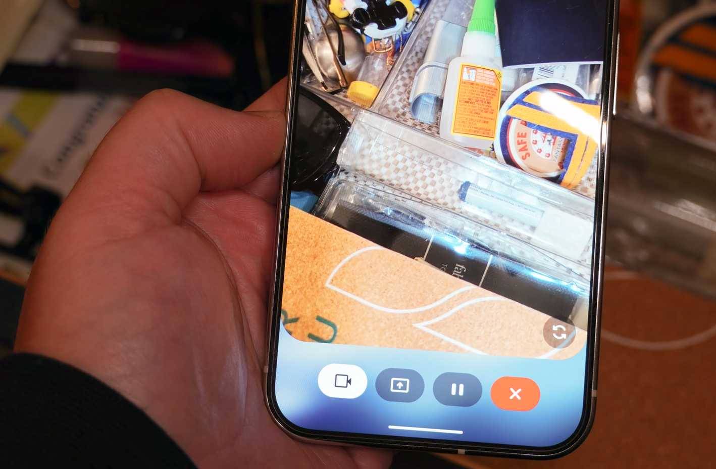 4 practical ways to use Gemini's Camera mode around the house. Picture 8