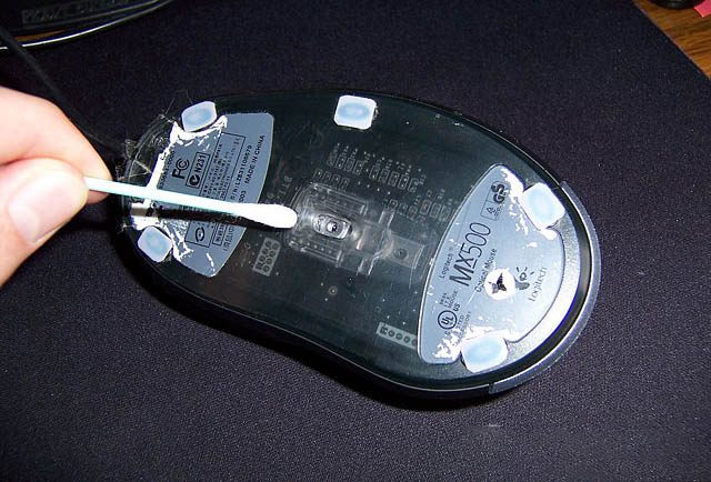 4 Step Guide to Properly Cleaning Your Computer Mouse Picture 1
