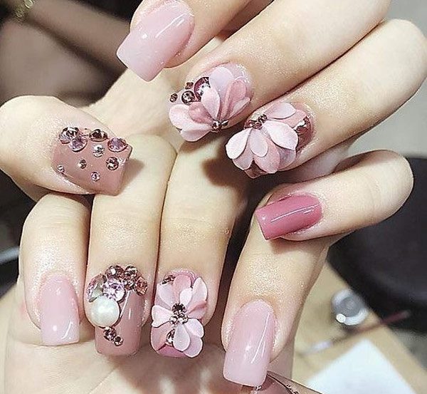 Picture 8 of 44 of the most beautiful nail designs for 2026