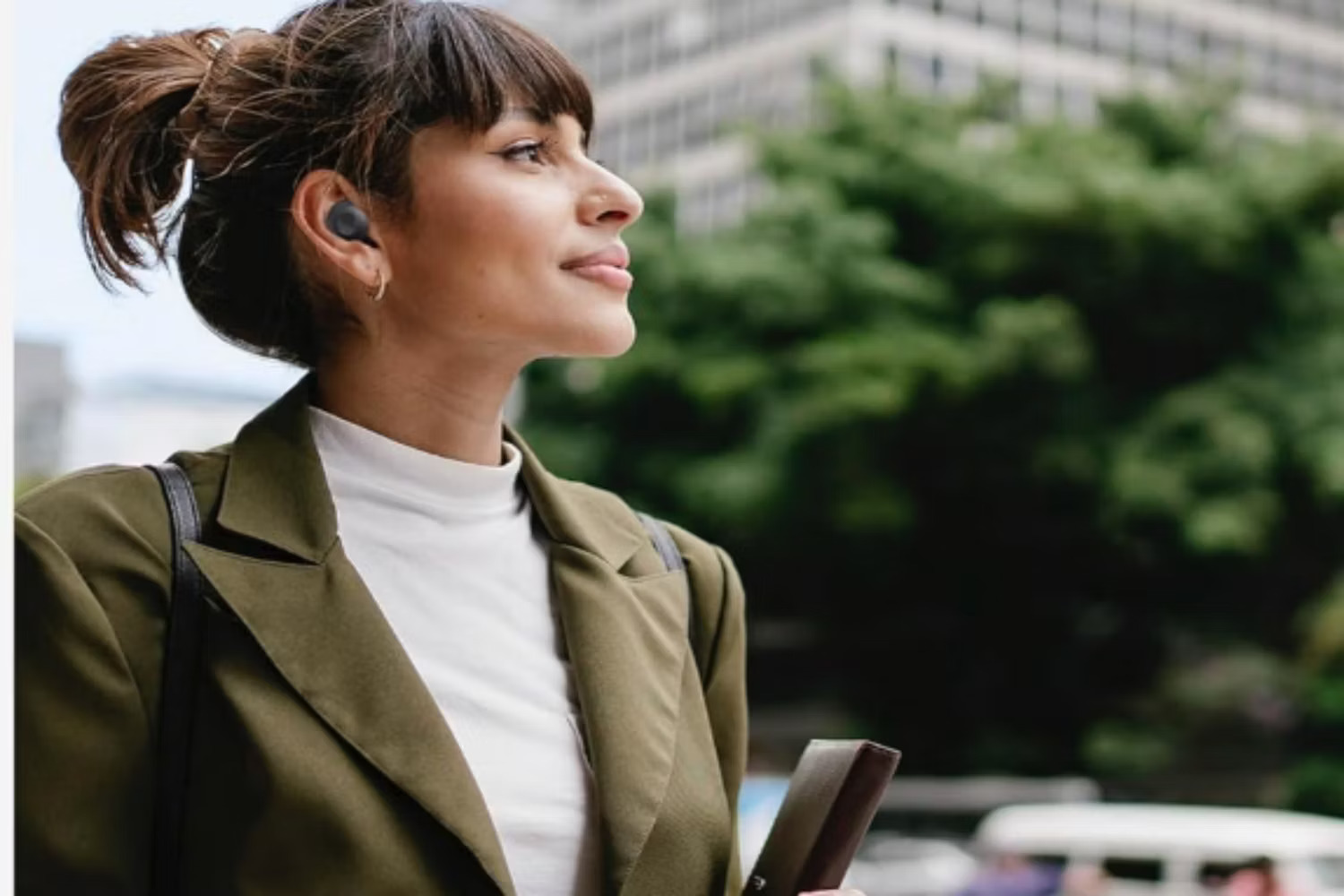 5 best earbud headphones in 2024 Picture 3