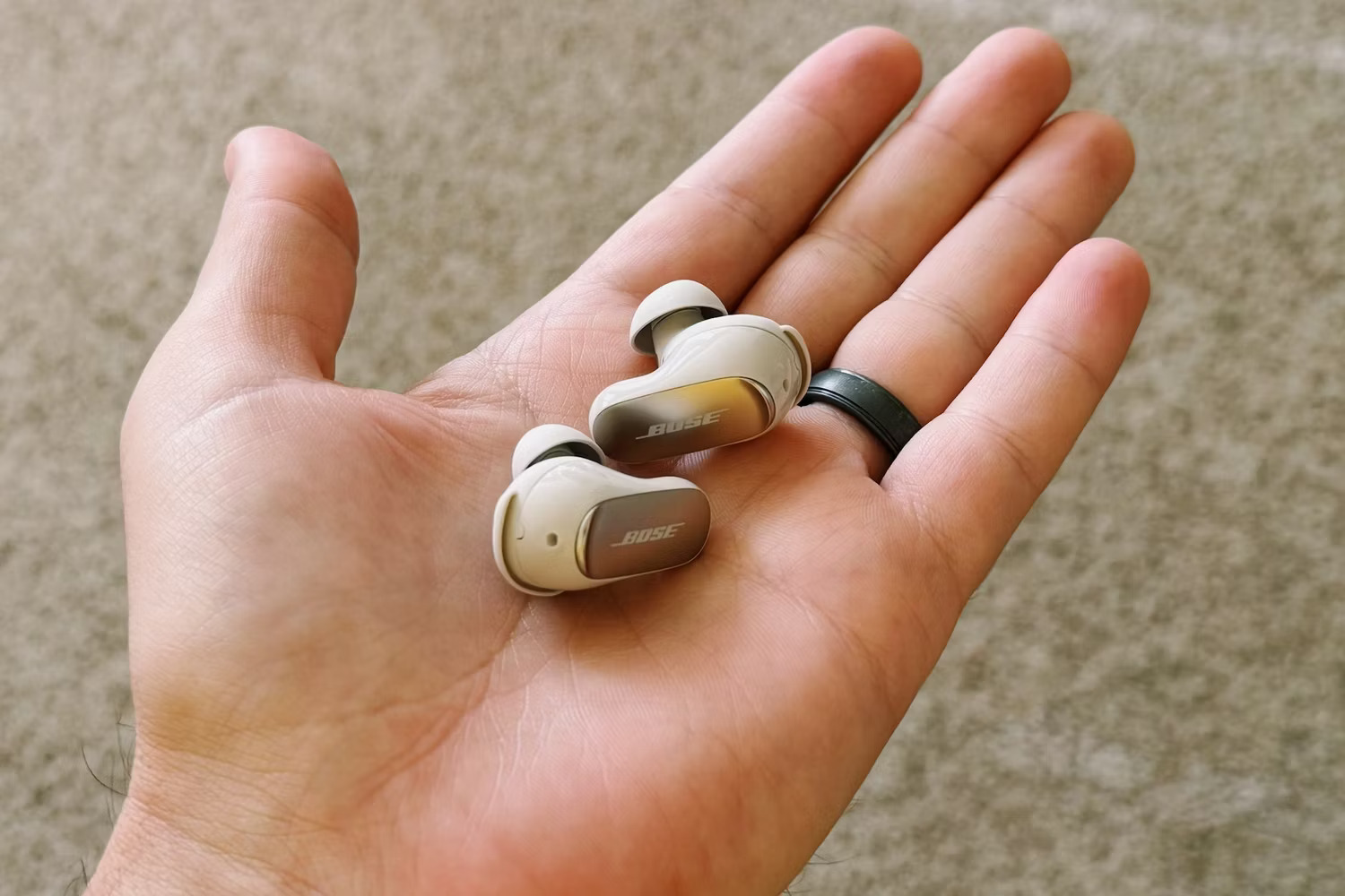 5 best earbuds for phone calls in 2024 Picture 5