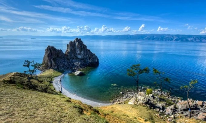 5 deepest lakes in the world Picture 1
