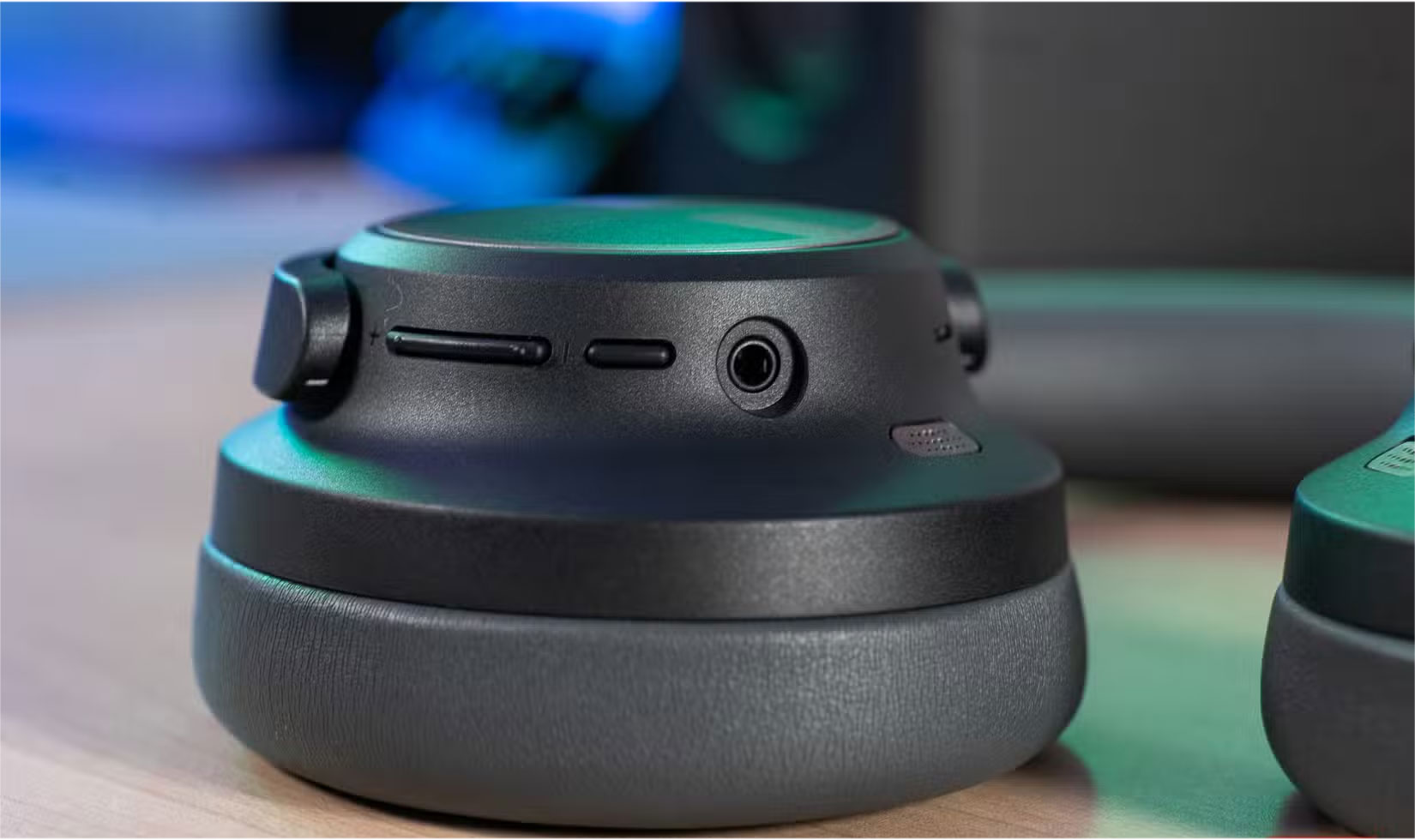 5 must-have features on budget headphones Picture 1