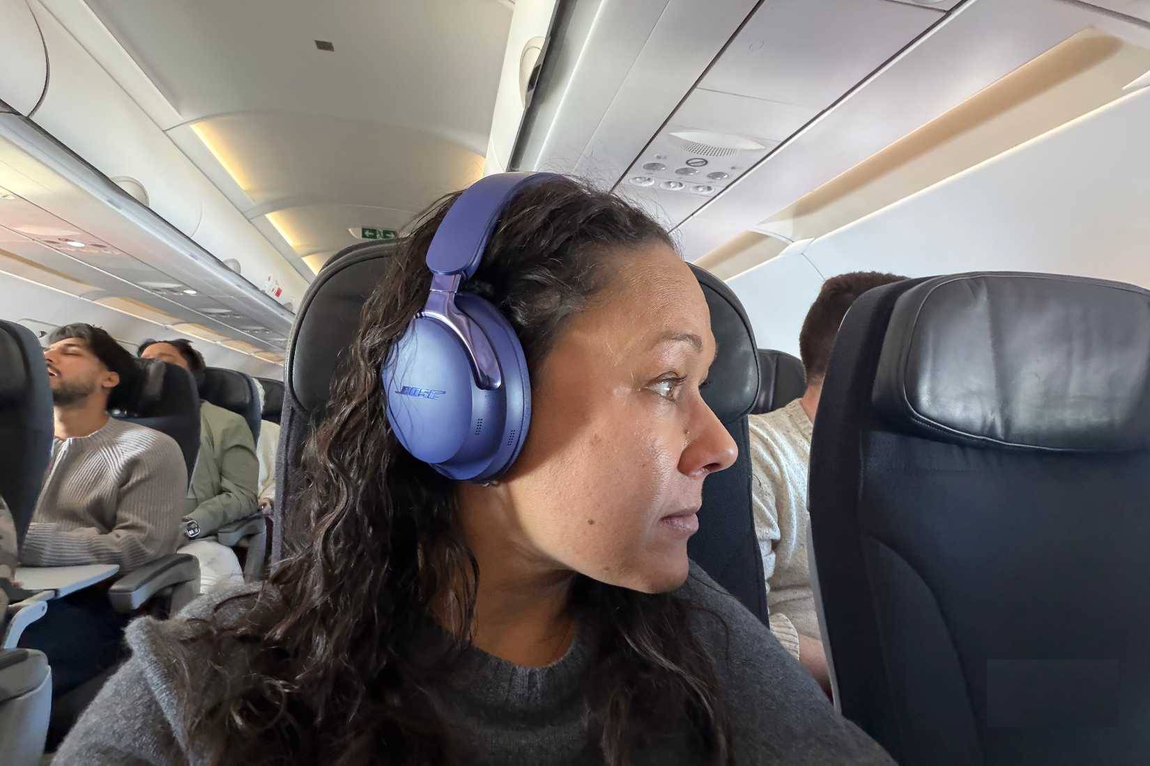 Picture 1 of 5 essential tech gadgets for travel.