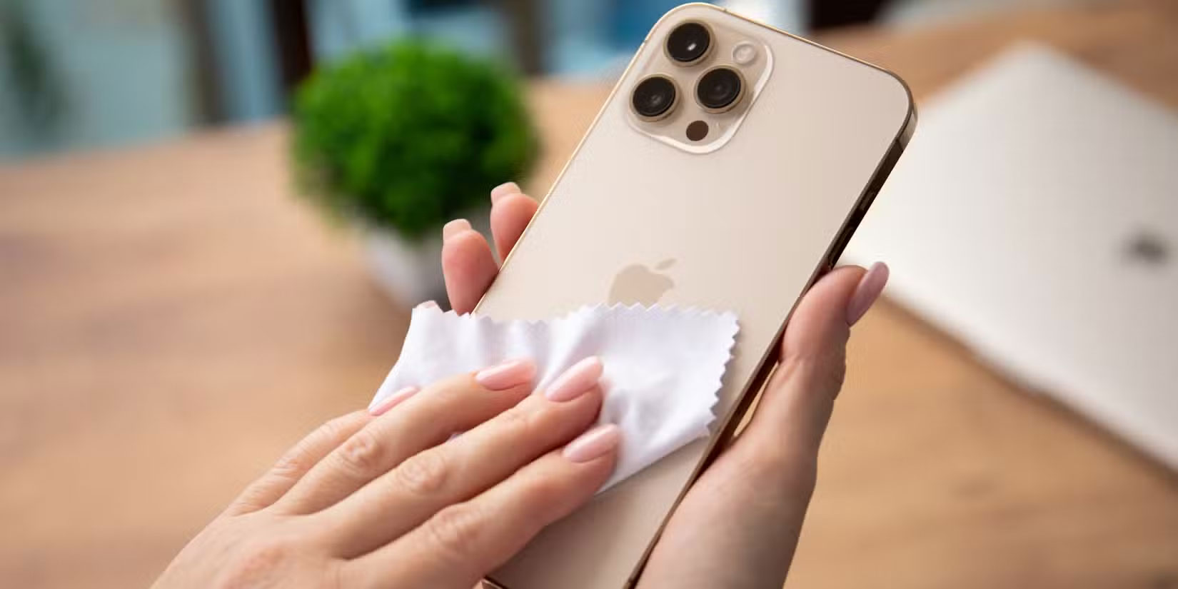 6 iPhone Accessories That Are Wasting Your Money Picture 5
