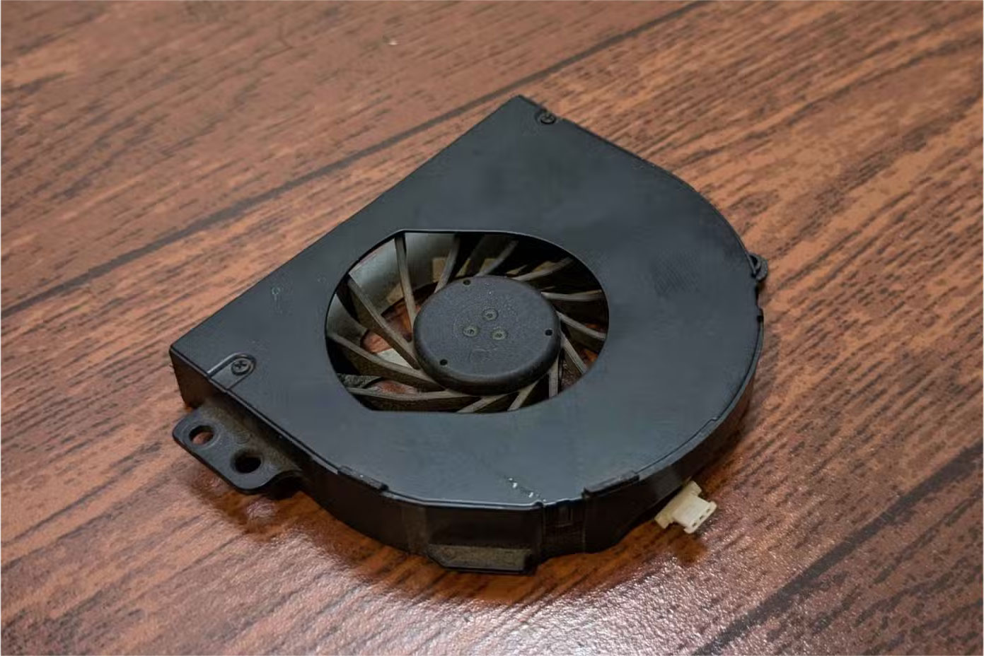 Picture 1 of 6 potential hardware/software issues that cause laptops to overheat.