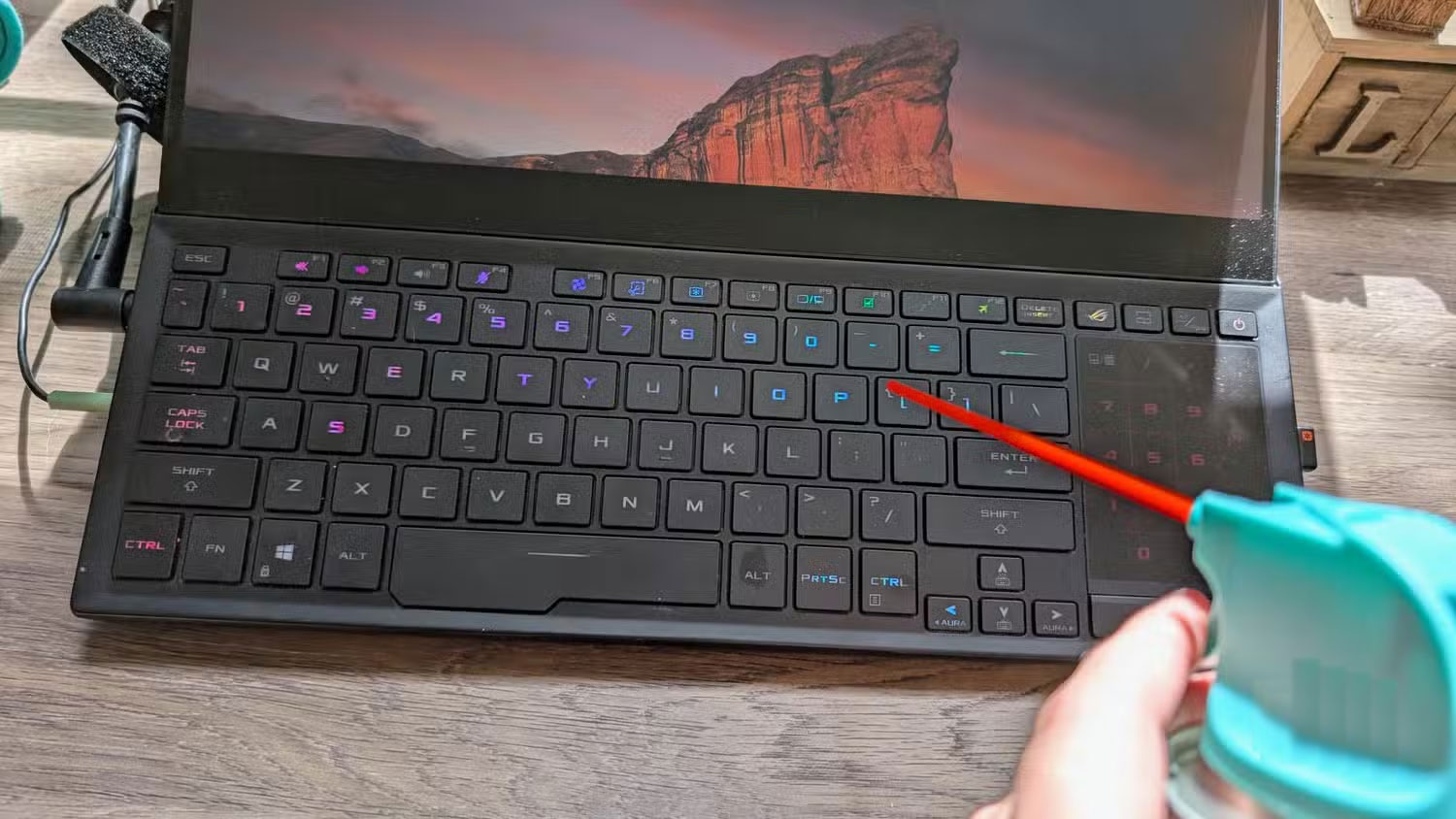 Picture 5 of 6 potential hardware/software issues that cause laptops to overheat.