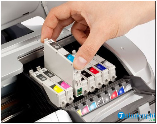 Picture 2 of 6 signs that your printer is running low on ink and the simplest ways to fix it.