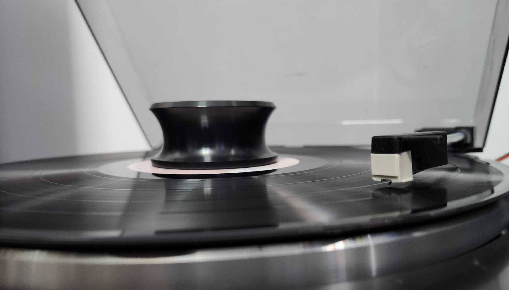 6 types of physical vehicles that are far better than their digital versions. Picture 1