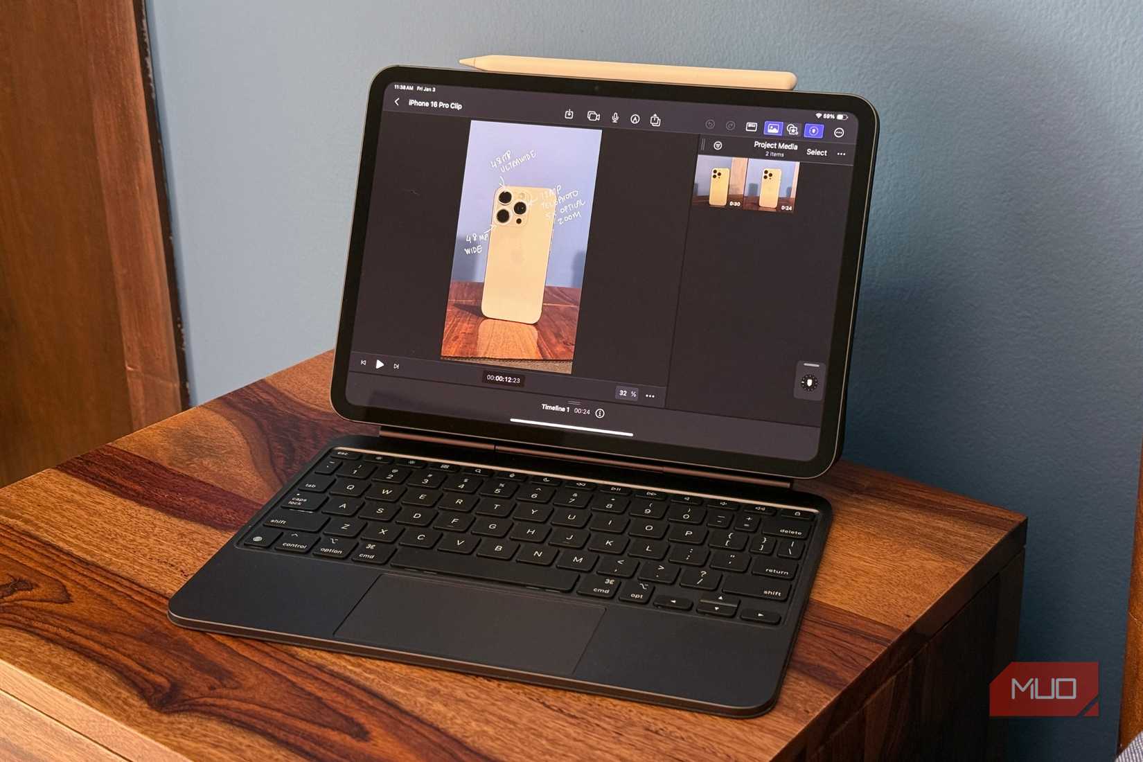 7 Simple Ways to Turn Your iPad into a Laptop Replacement Picture 1