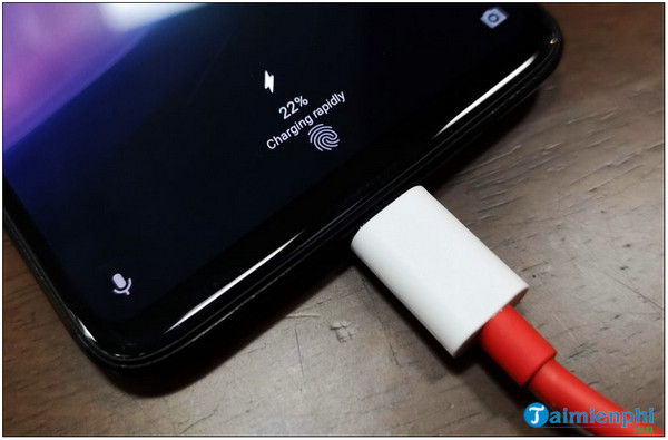 Picture 5 of 7 Ways to Charge Your Phone Without It Overheating