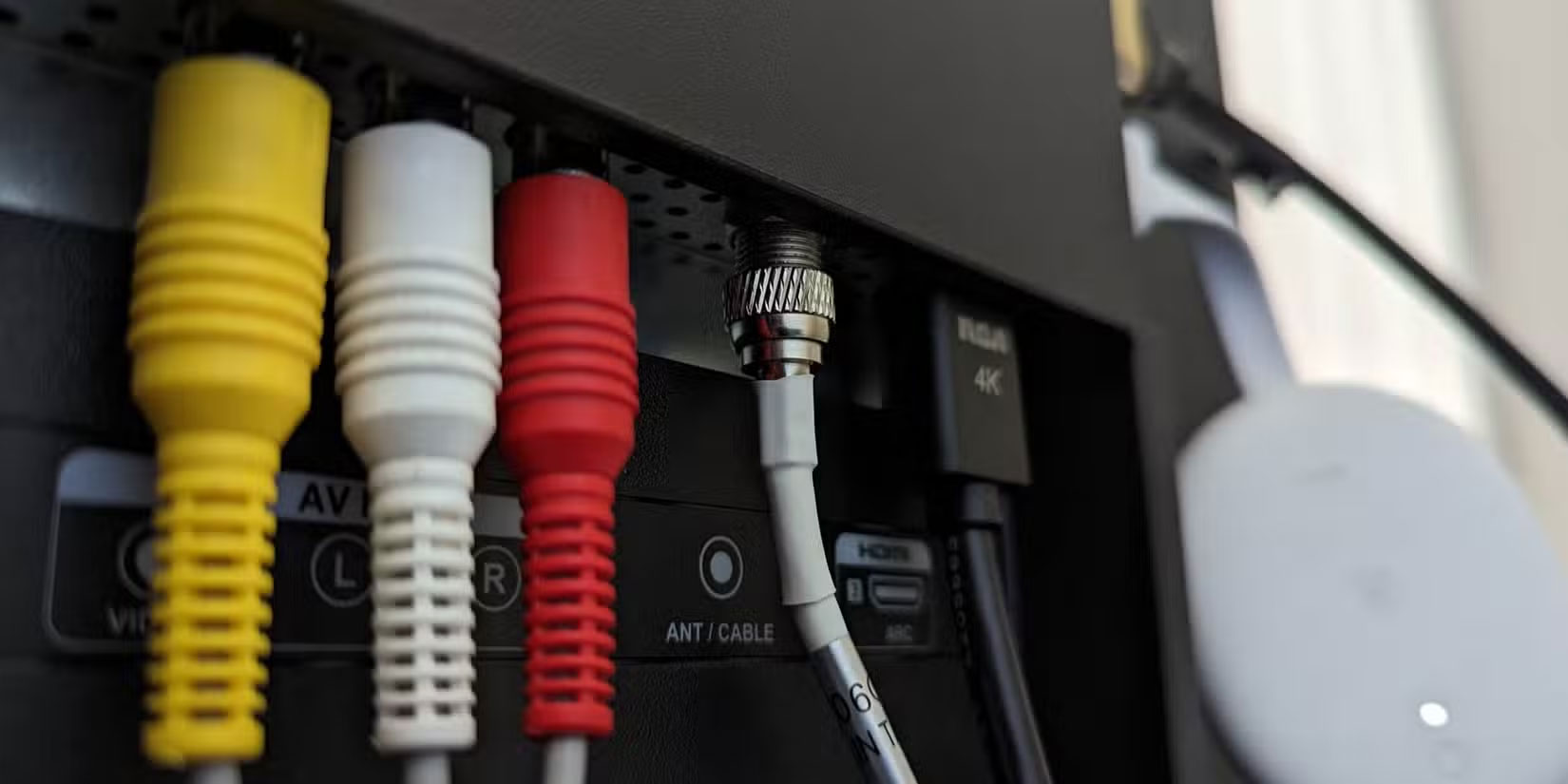 9 Most Important Ports Your Smart TV Should Have Picture 5