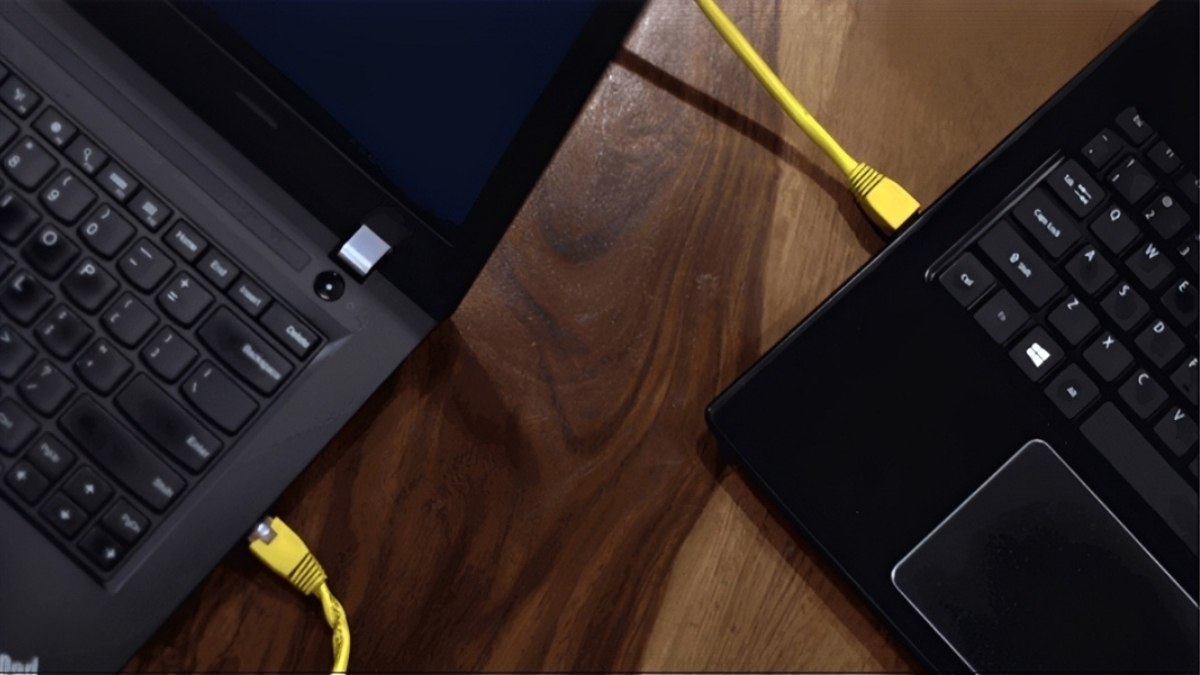 Picture 1 of A simple and stable way to connect two computers together.