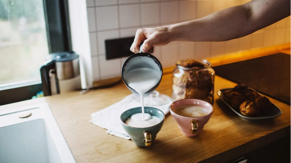 Adding this to your morning coffee can help you fight inflammation. Picture 3