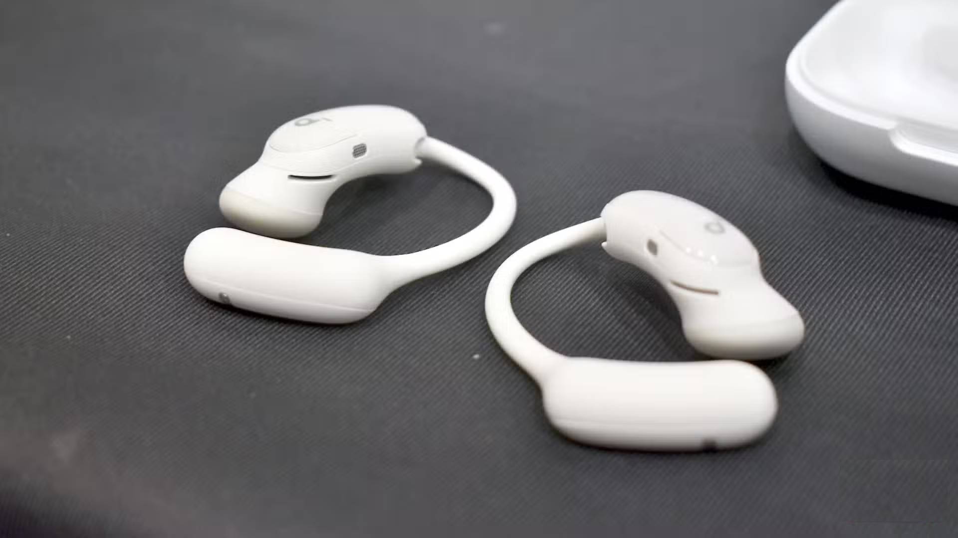 Picture 4 of AeroFit 2 Pro: Anker's new earbuds address one of the most annoying problems.