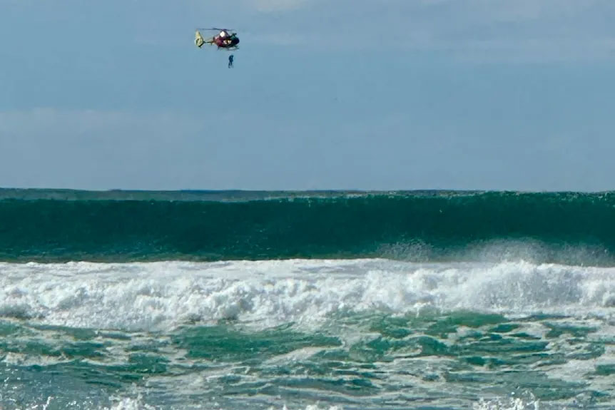 Apple Watch saved the life of a man swept away by floodwaters in Australia Picture 1