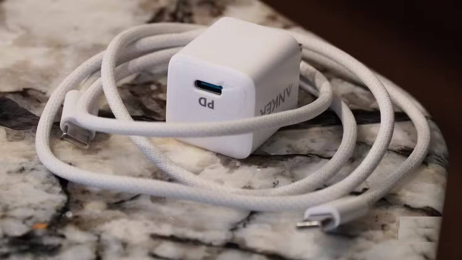 Cable standards are quite complicated, but don't blame USB-C. Picture 1