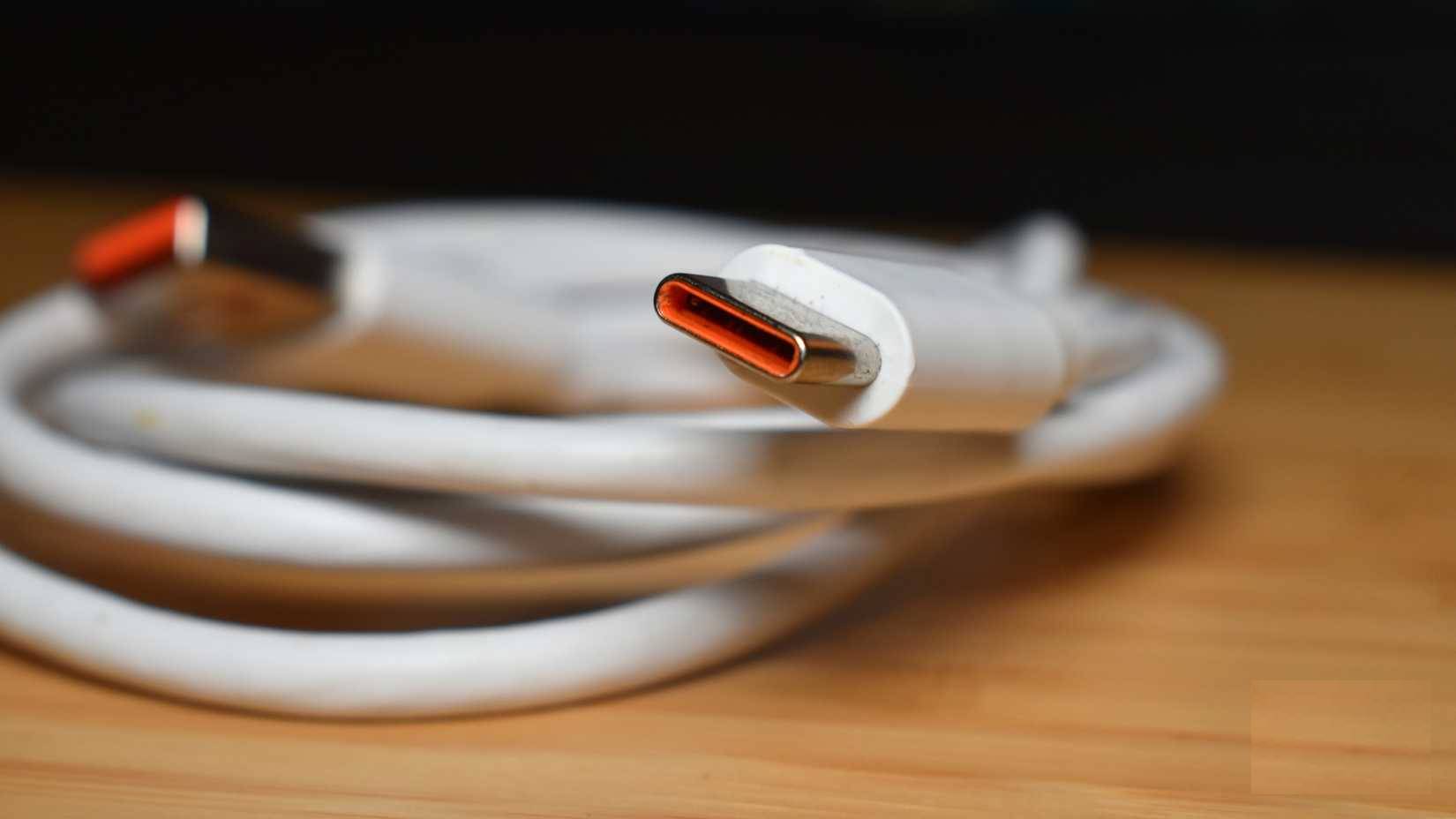 Cable standards are quite complicated, but don't blame USB-C. Picture 4