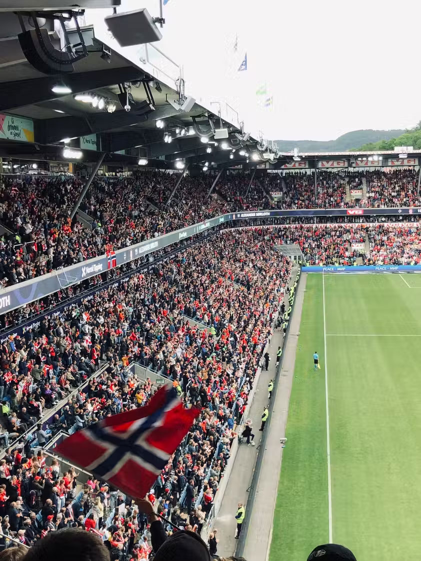 Can I take photos of moving objects on a smartphone? Picture 3