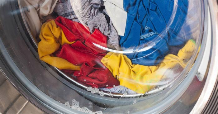 How long can wet clothes be left in the washing machine? Picture 1