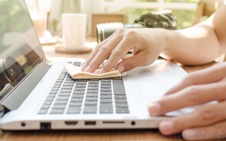 Causes and how to fix Dell Laptop stuck on logo Picture 3