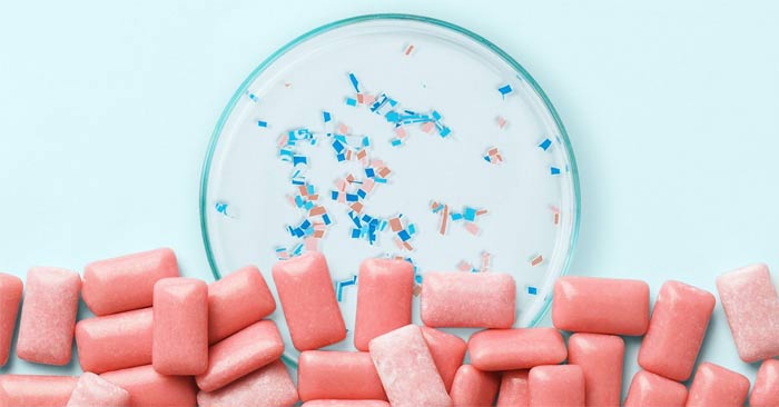 Chewing gum can release thousands of microplastic particles into saliva Picture 1