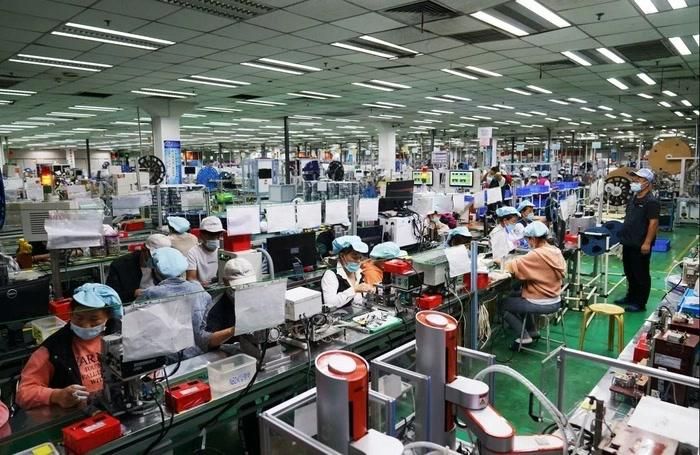 China's decade of iPhone manufacturing dominance is about to end? Picture 1
