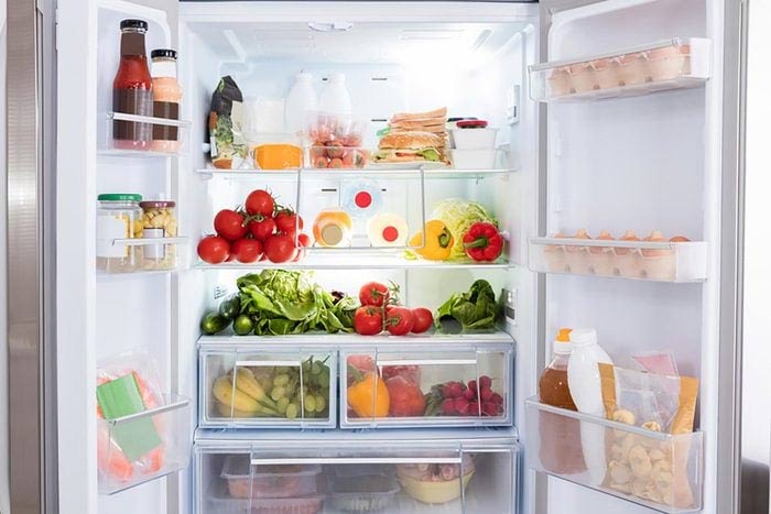 Common mistakes that make refrigerators break down quickly Picture 2