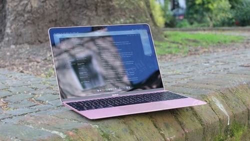 Picture 2 of Comparing the 2017 and 2016 Macbooks: The 'qualitative' changes.