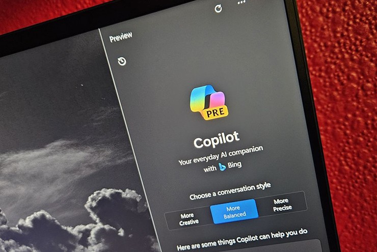 Copilot is ready to help users install pirated Windows 11? Picture 1