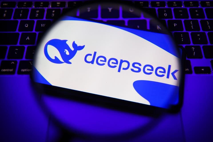 deepseek-sends-sensitive-data-to-china-u