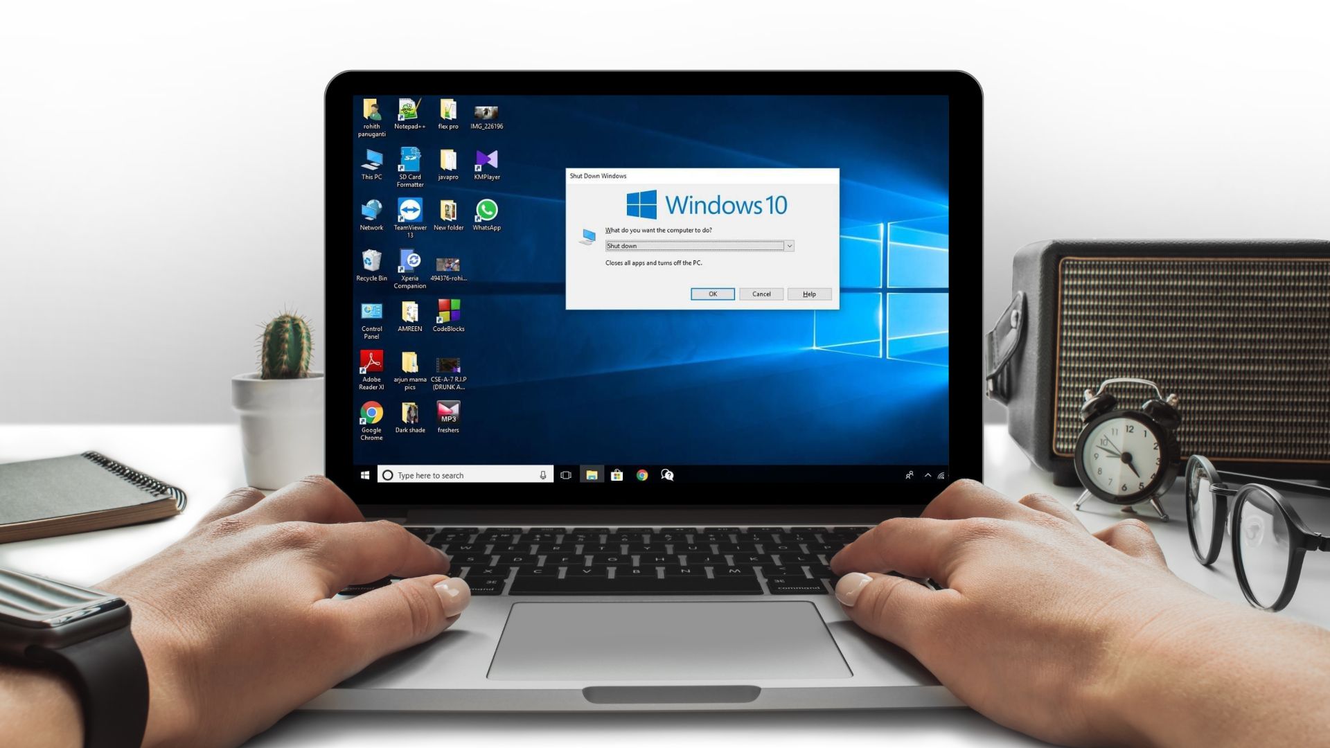 Picture 1 of Did you know how to turn off your laptop using this super convenient keyboard shortcut? Check it out now!