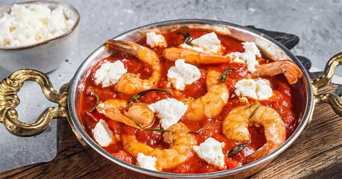 Which part of the shrimp should not be eaten? Picture 1