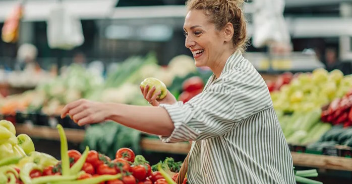 Don't do these things when buying vegetables and fruits. Picture 1