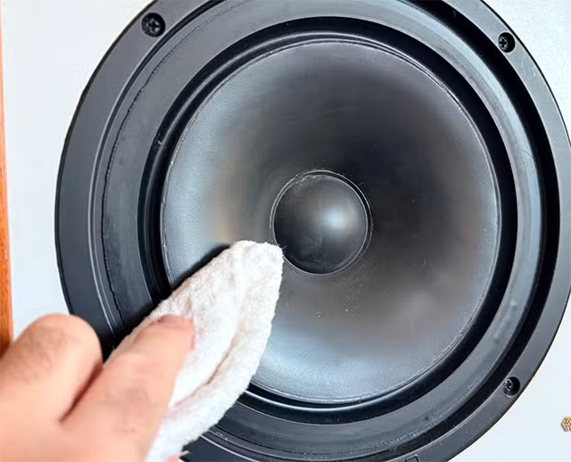 Dust is 'killing' your sound — How to clean speakers properly Picture 2