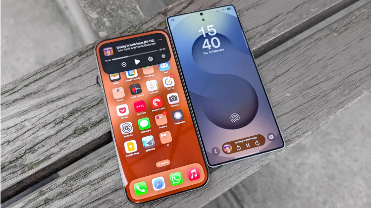 Dynamic Island area on iPhone 16 Pro or Now Bar on Galaxy S25 is better? Picture 1