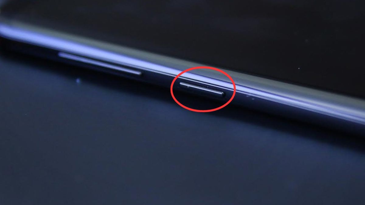 Picture 3 of Effective solutions for fixing a tablet that won't charge.