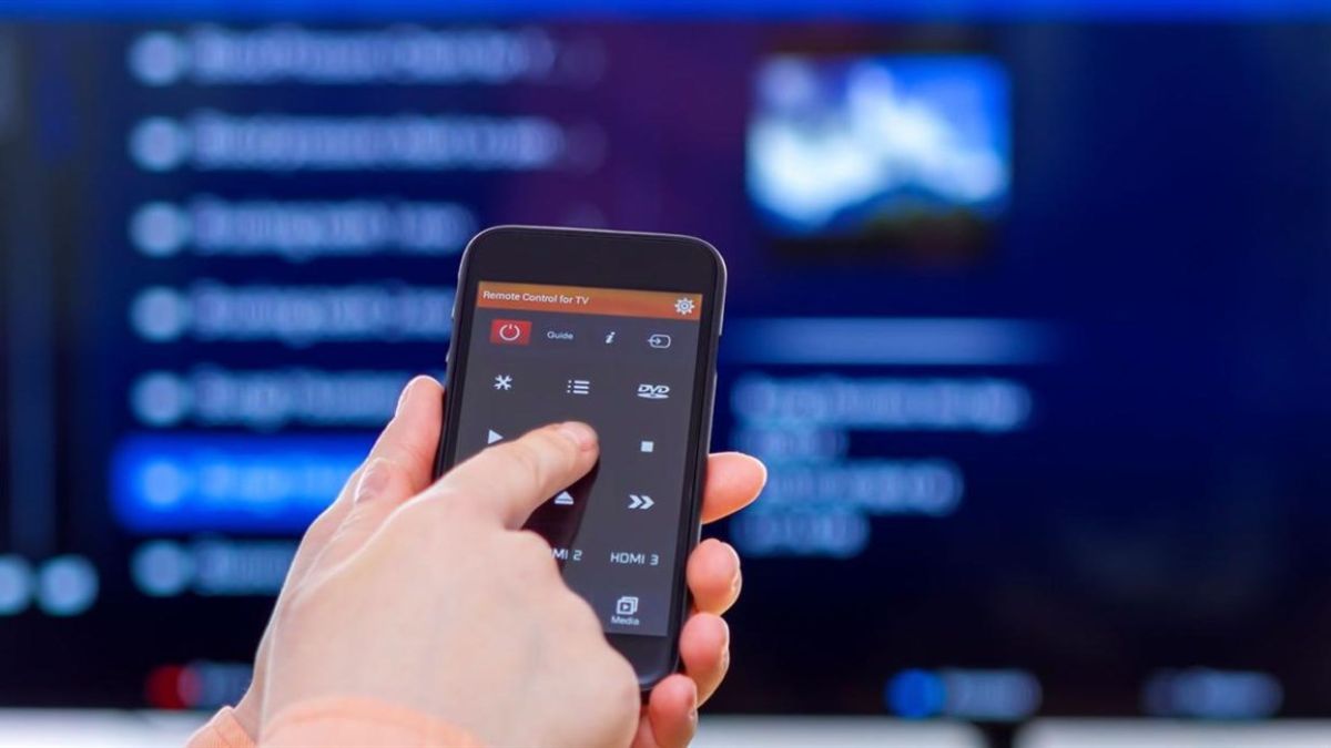 Picture 4 of Experience the amazing ways to connect your tablet to your TV.
