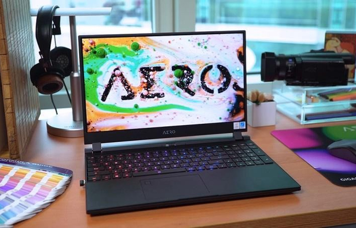 Gigabyte Gaming G7 Laptop Product Review Picture 2