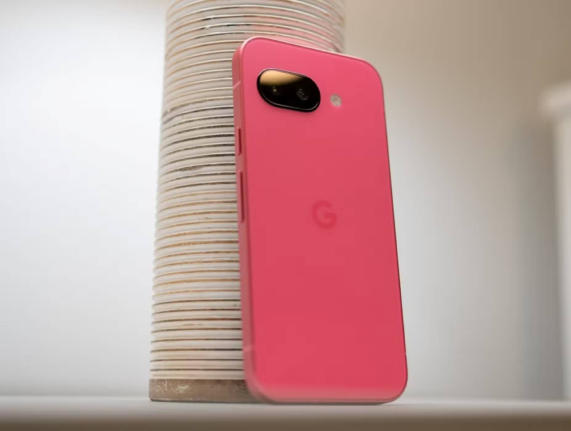 Leaked designs of the new Google Pixel phone look eerily familiar. Picture 4