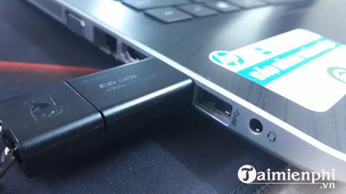 Picture 2 of How to adjust the BIOS on an HP laptop to boot from USB.