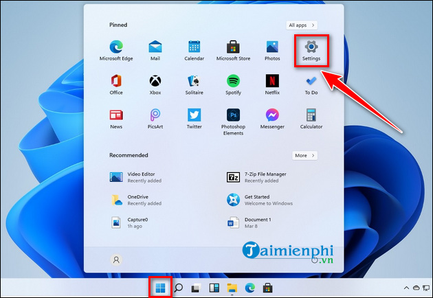 Picture 2 of How to change the Taskbar position on Windows 11 to the left, right, top, or bottom.