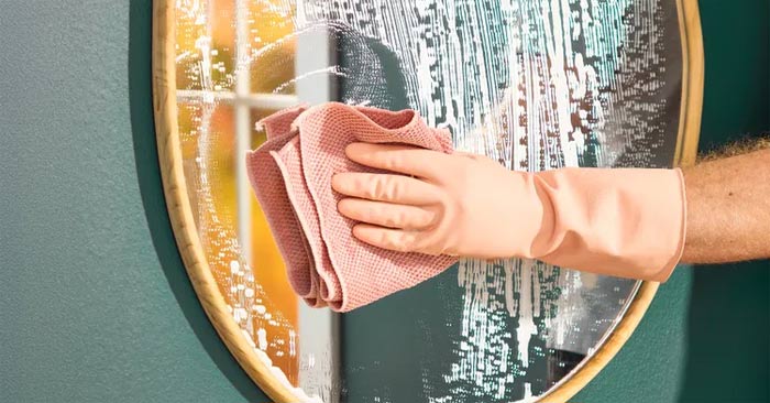 How to clean glass without leaving streaks Picture 1