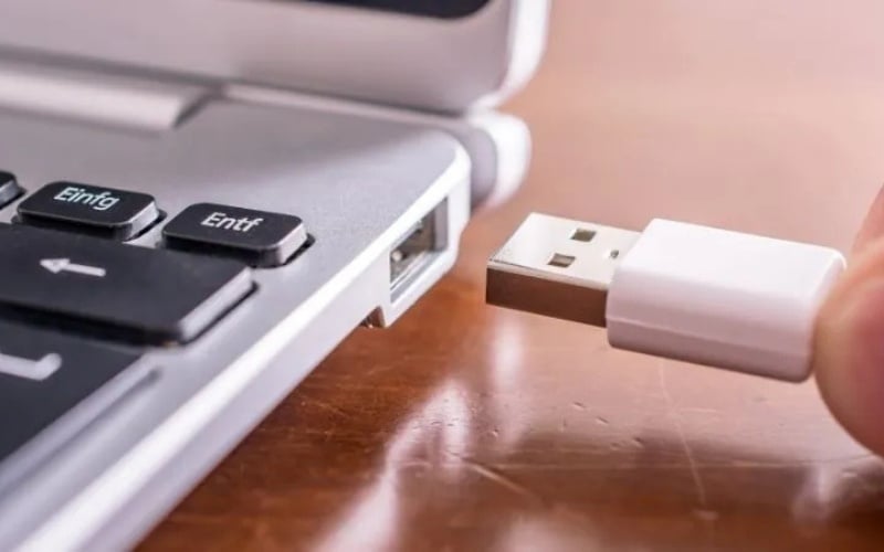 images 18 of How to connect your phone to your laptop quickly and easily.